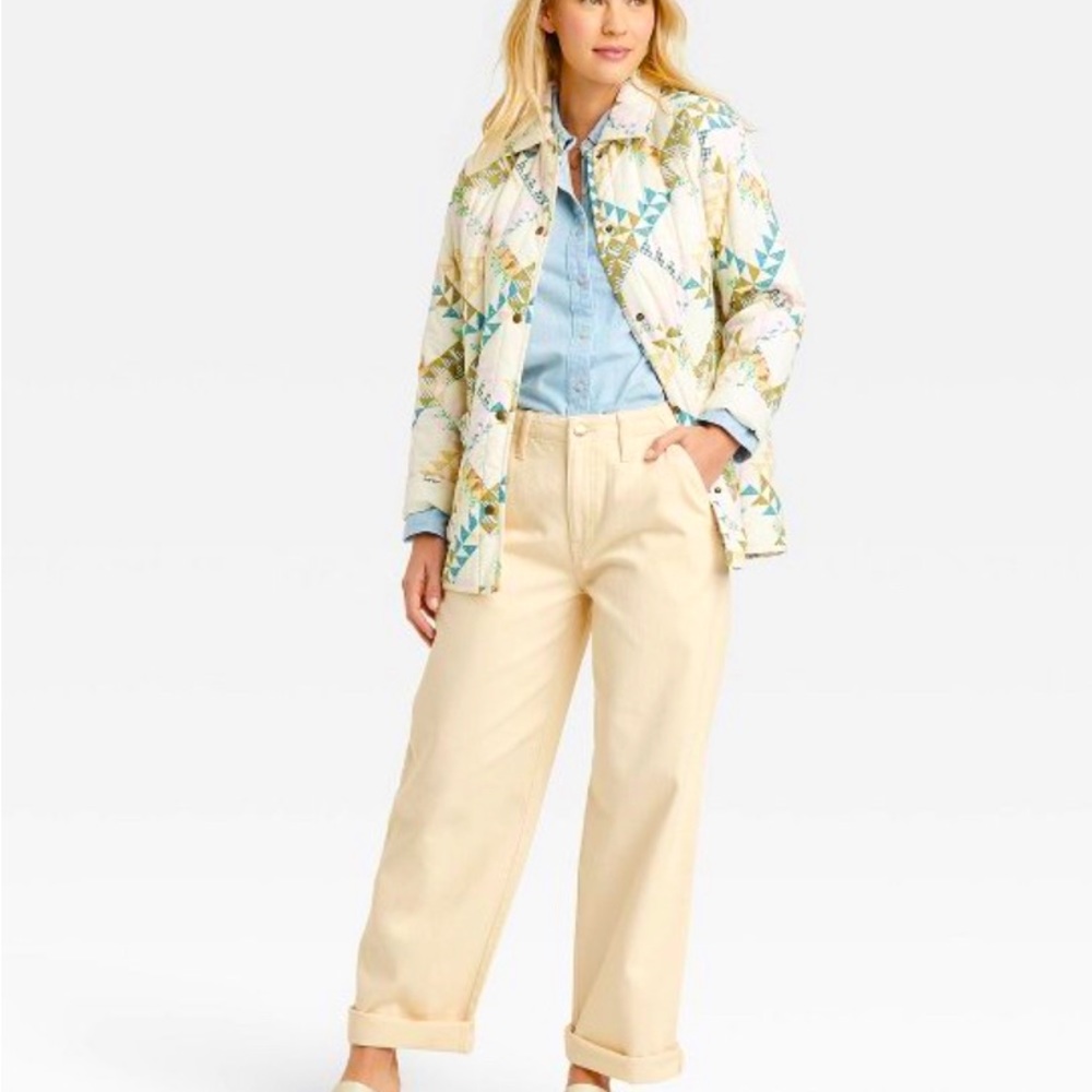 NWT. Cream Relaxed Straight Jeans by Universal Thread. Size 2.
